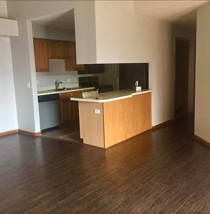 2426 Quarterback Ct Unit 6, Ypsilanti, MI 48197 Condo for Rent in