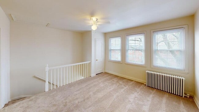 Building Photo - 923 Stoll St