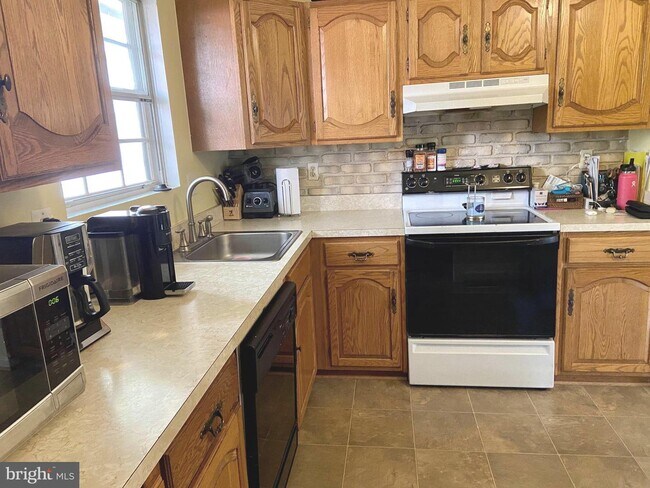 Building Photo - 6110 Winter Park Dr