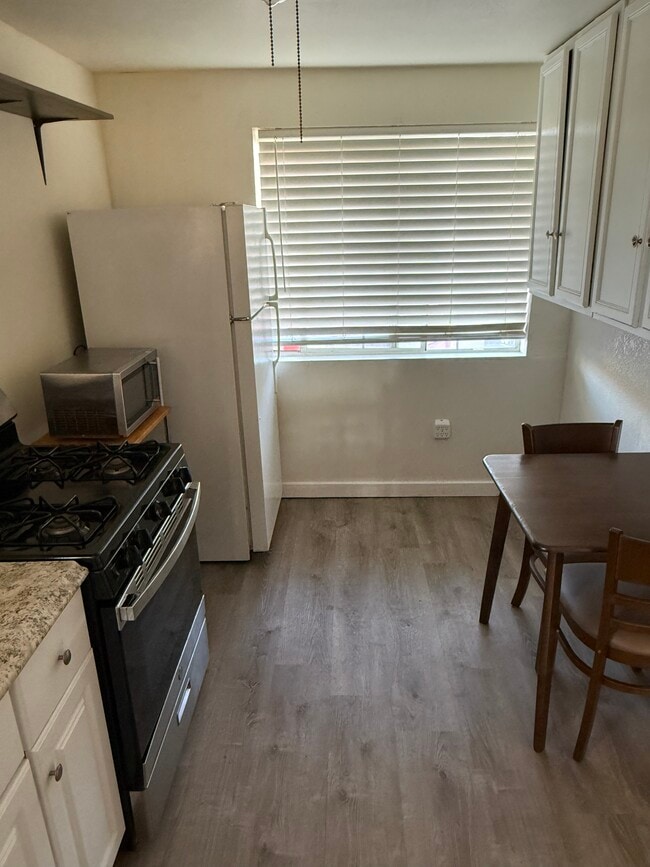 Foto del edificio - 25675 Malaga Rd