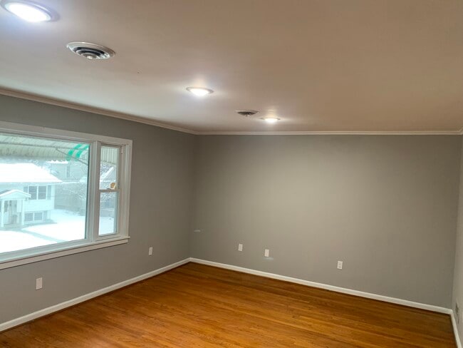 Building Photo - 413 Watauga Avenue Ext