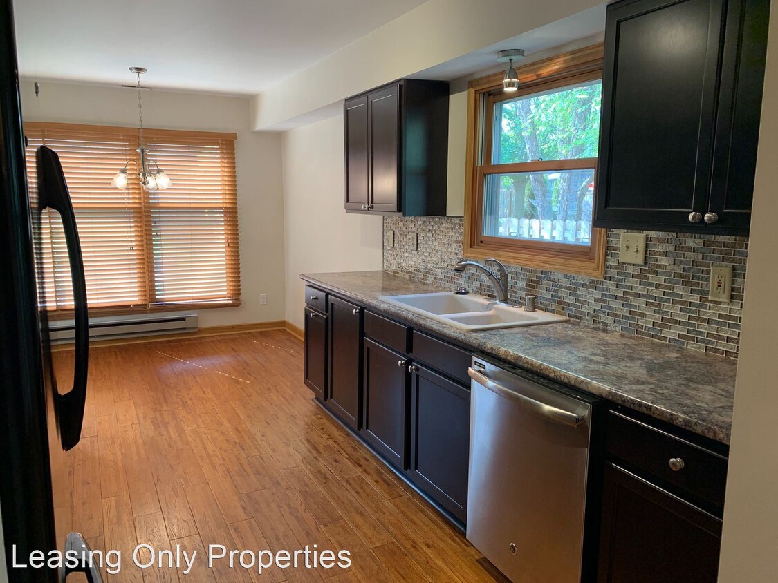 Primary Photo - 2 br, 2 bath House - 943 Crestwood Drive
