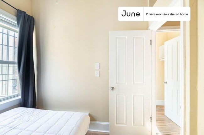 Building Photo - Room in Shared 8 bed/3.5 bath home