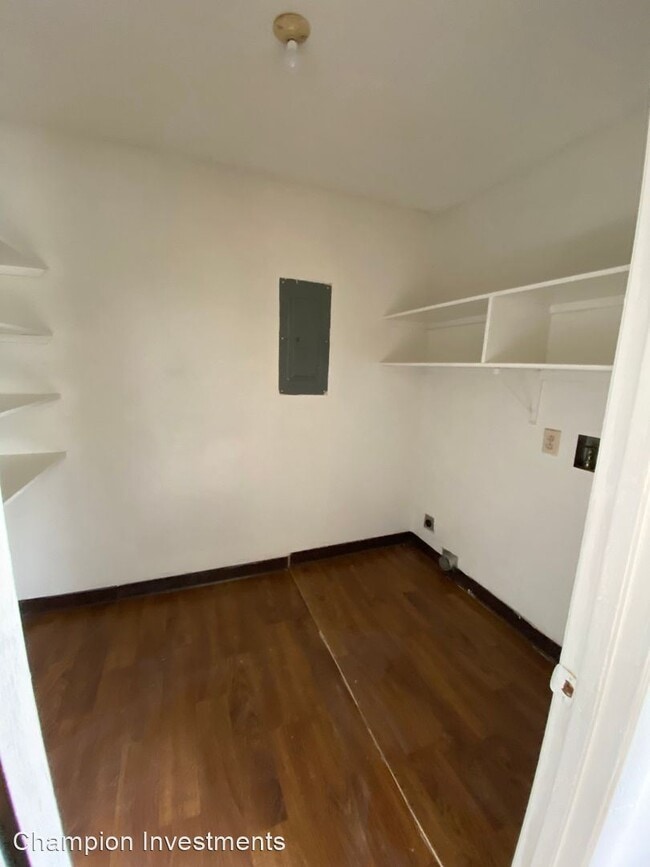 Building Photo - 3 br, 1 bath House - 327 Morrison