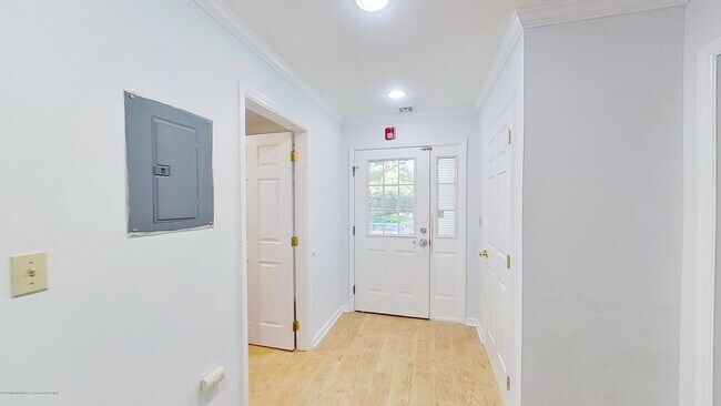 Foto del edificio - 2425 Bridge Ave