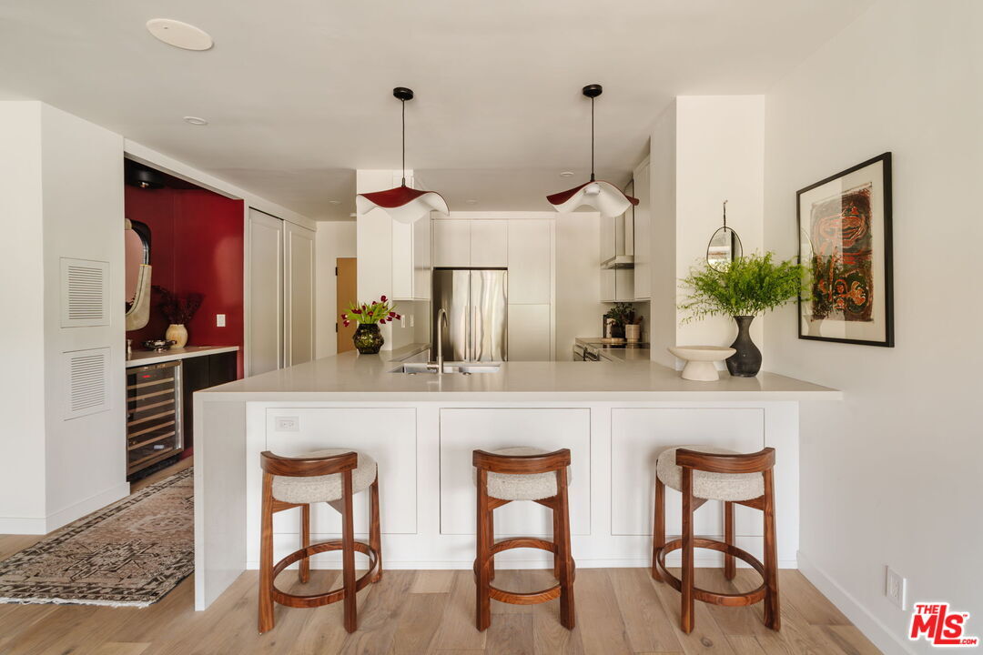 Foto principal - 999 N Doheny Dr