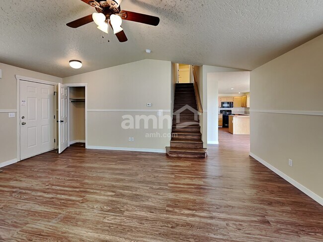 Foto del edificio - 634 Driftwood Ln