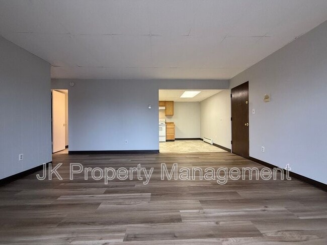 Building Photo - 1122 1st Ave SW