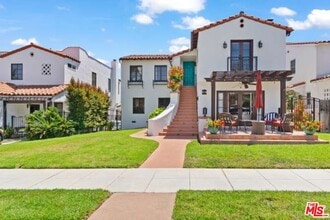 Building Photo - 284 1/2 Granada Ave