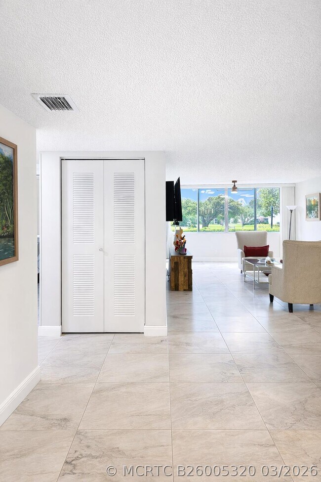 Foto del edificio - 116 10th Ave N