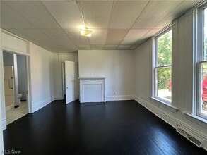 Building Photo - 509 S 4th St