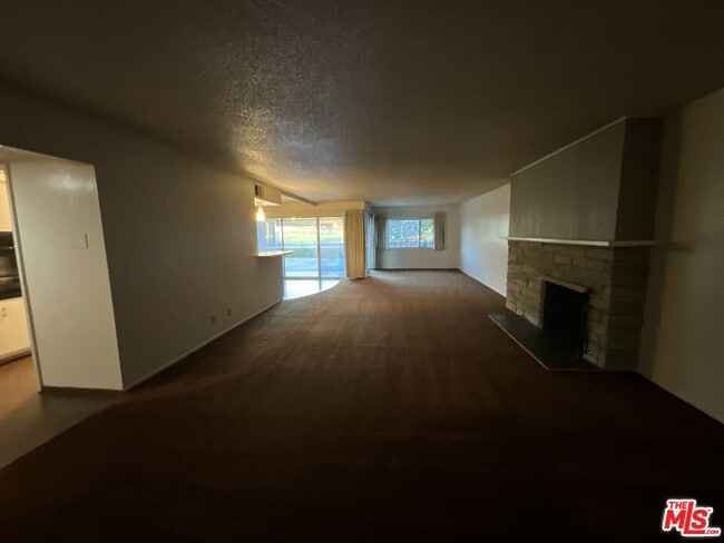 Foto del edificio - 46165 Burroweed Ln