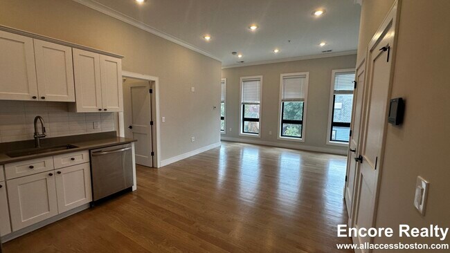 Foto del edificio - 16-18 Highgate St. Unit 303