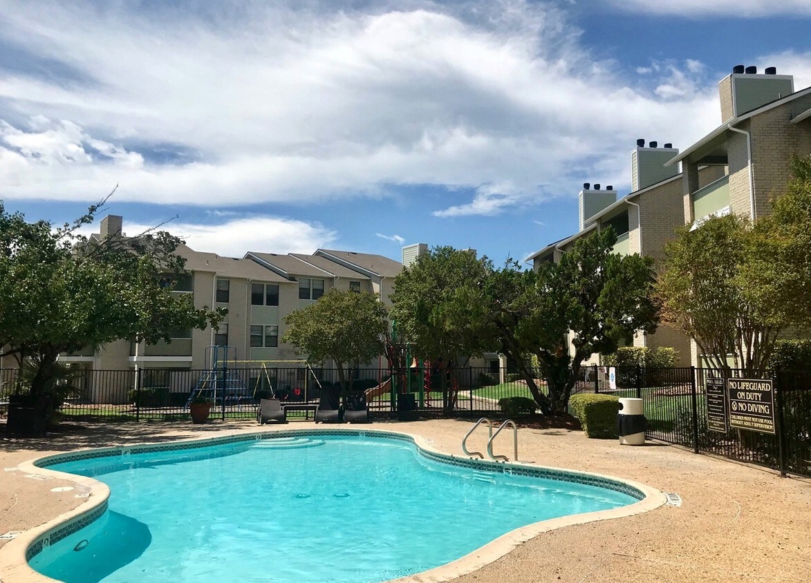 Palisades Park Apartments Apartments in Universal City, TX