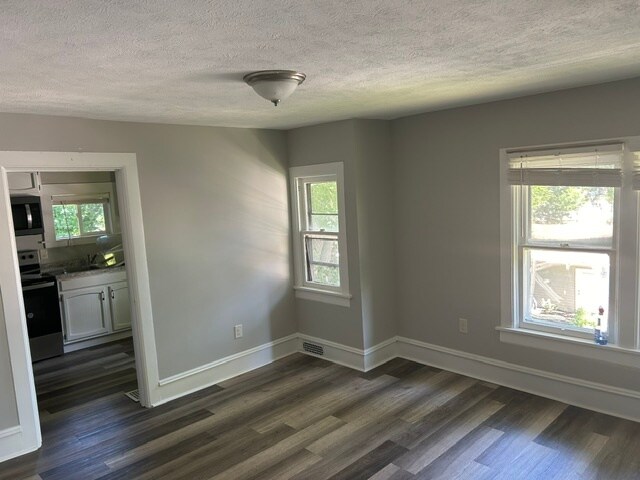 Dining Area - 311 Lamonte Ter