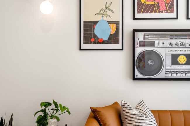 Building Photo - Sophia Hollywood