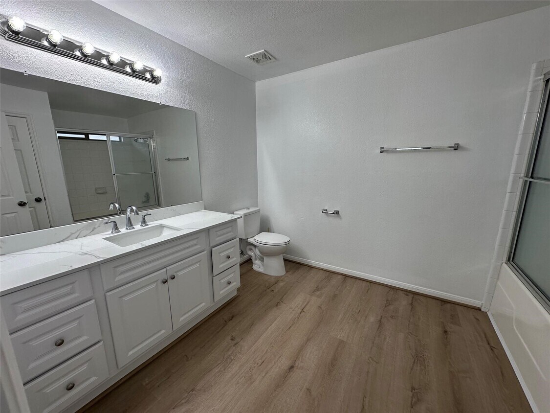 Foto del edificio - 3927 Brook Garden Ln