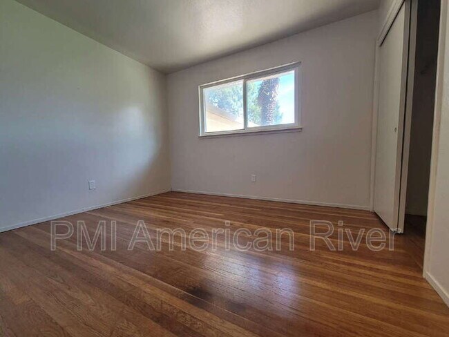Foto del edificio - 9060 Talisman Dr
