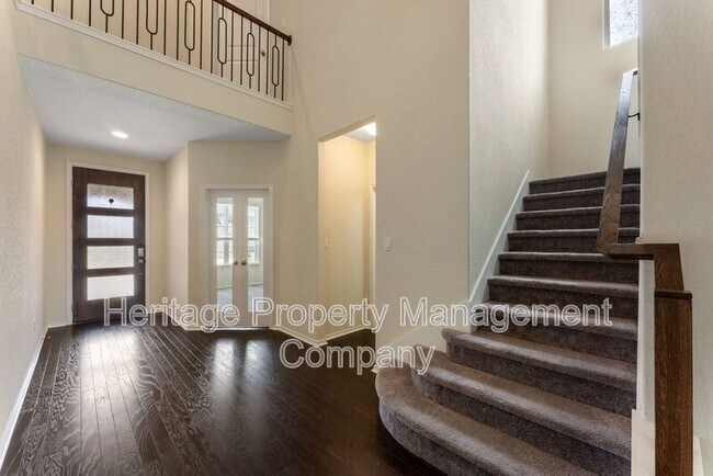 Building Photo - 942 Blue Violet