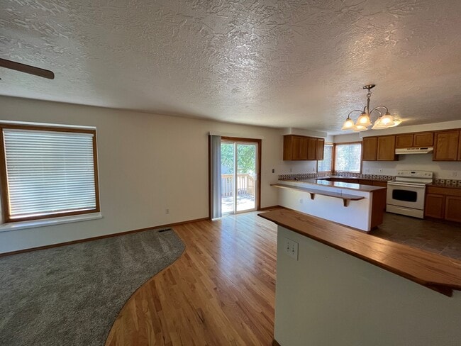 Building Photo - 1241 W Kimra St