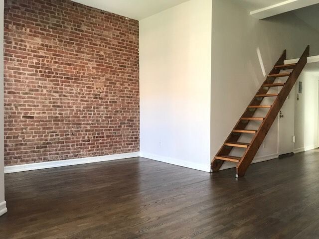 Building Photo - 204 W 83rd St