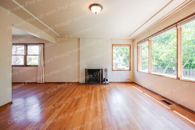 Foto del edificio - 5905 NE 30th Ave