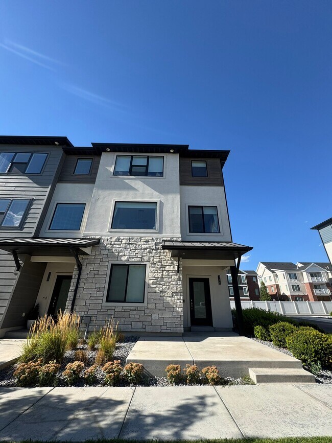 Building Photo - 776 W Bronze Leaf Rd