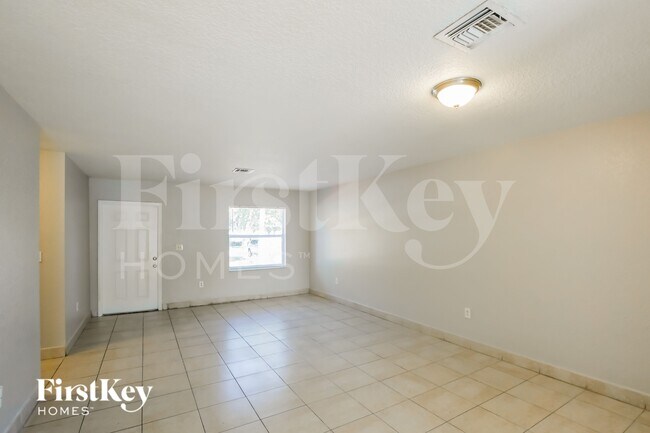 Foto del edificio - 19420 NW 32nd Ave