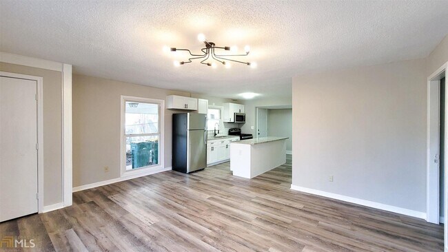 Foto del edificio - 755 Fallview Dr