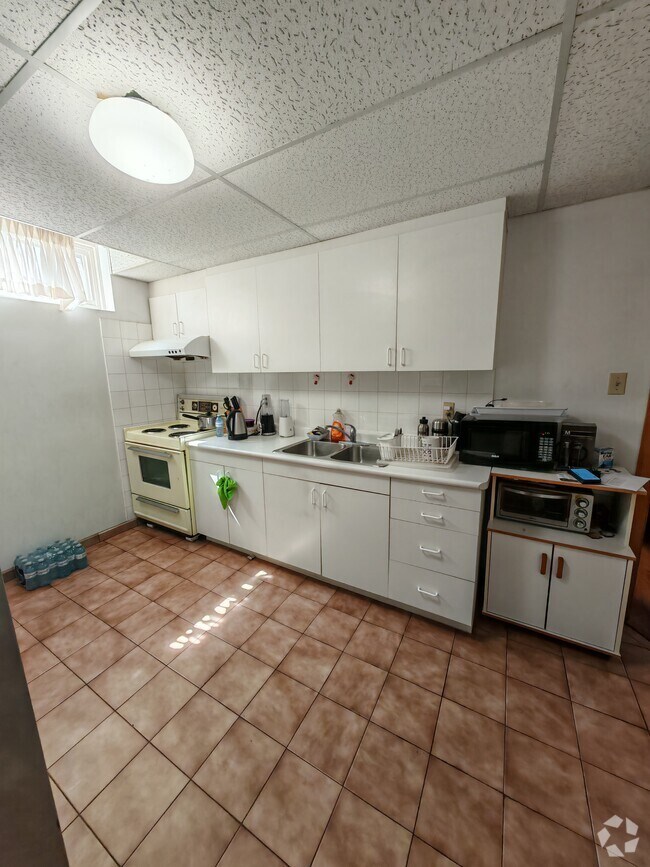 Building Photo - 42 Lapworth Cres