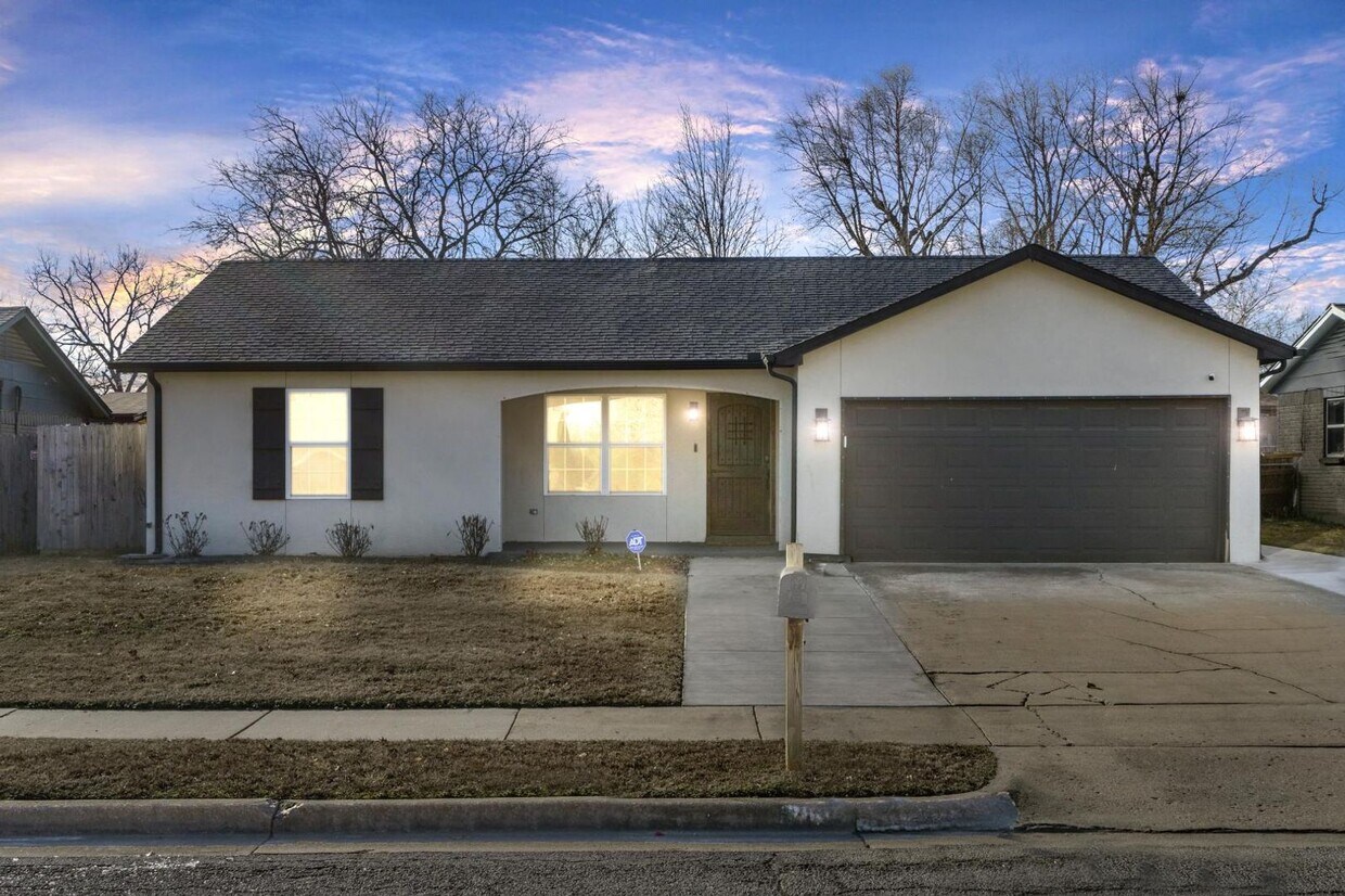Foto principal - 12160 E 22nd St