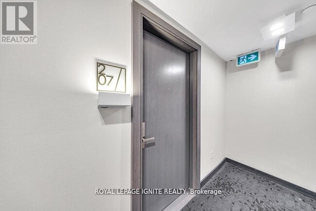 Building Photo - 52 Forest Manor Rd