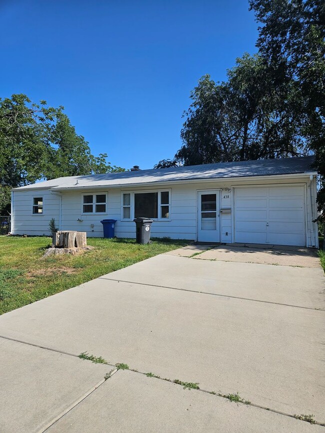Building Photo - 2 BED | 1 BATH | SINGLE-LEVEL HOME | ROBBI...