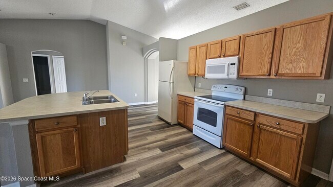 Foto del edificio - 249 Americana Blvd NE