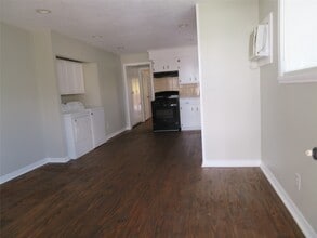 Building Photo - 5010 Walker St