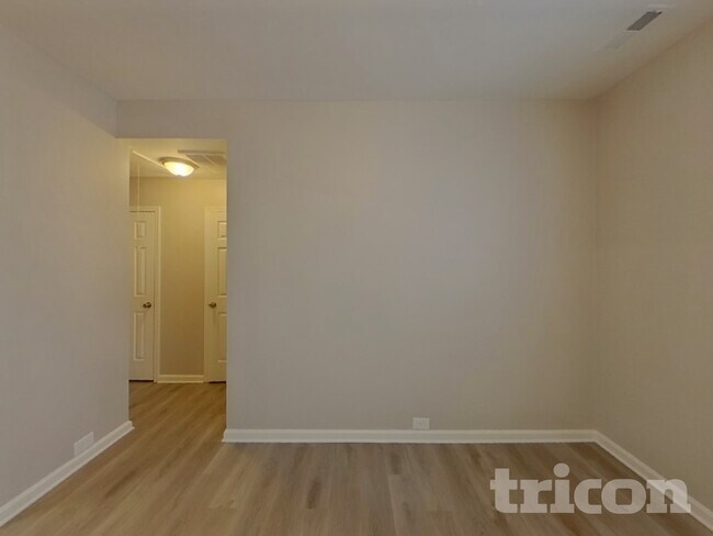 Building Photo - 5136 Sunburst Ln