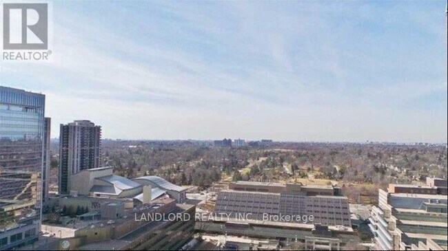 Photo du bâtiment - 8 Hillcrest Ave