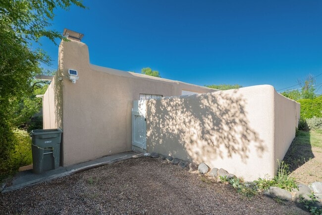 Building Photo - 516 Hillside Ave