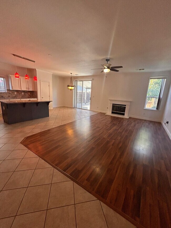 Foto del edificio - Nice home for rent in Visalia!