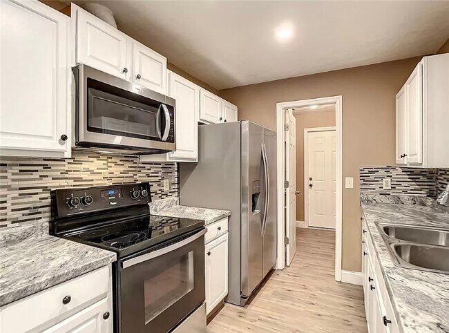 Foto del edificio - 4700 Kirkland Blvd