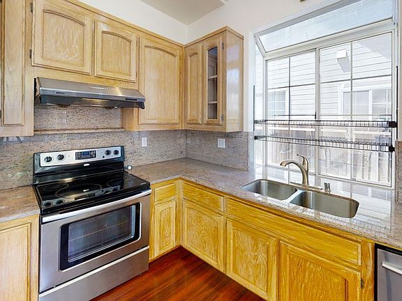 Foto del edificio - 3bed 2bath Currently Available for Rent