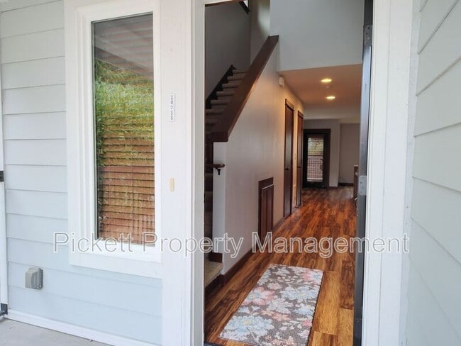 Building Photo - 10715 NE Rhody Wy