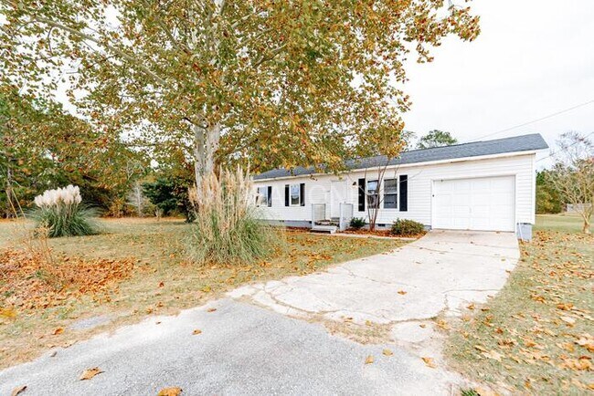 Foto del edificio - 6249 Edmund Hwy