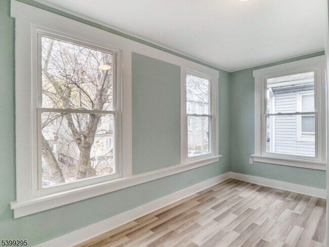 Foto del edificio - 258 Amherst St