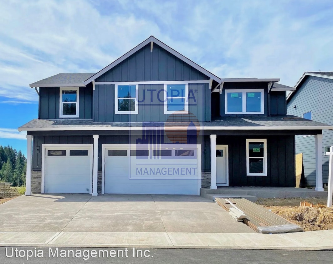 4 br, 2.5 bath House 1299 NE Henderson Ter House Rental in Estacada