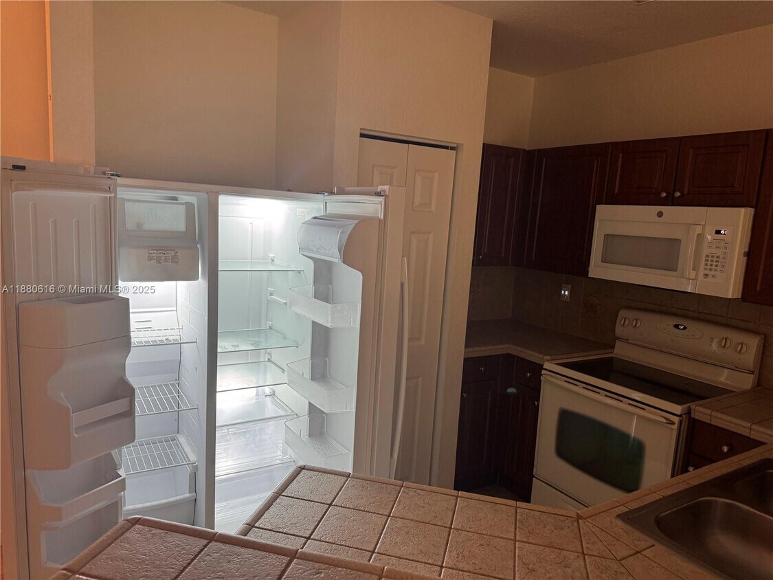 Foto del edificio - 6504 Catalina Ln