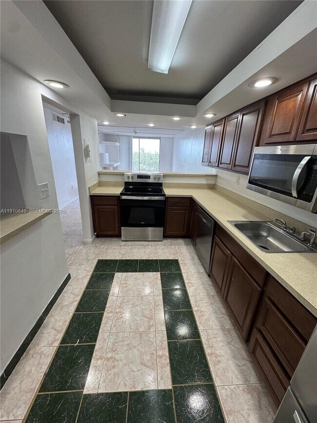 Foto del edificio - 1470 NE 125th Terrace