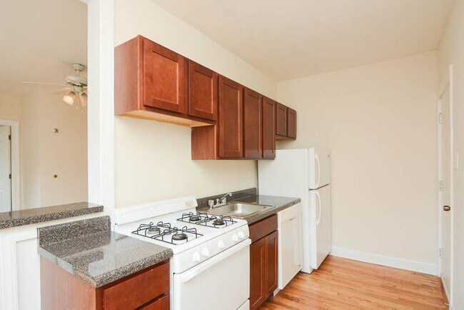 Building Photo - 2844 Orchard
