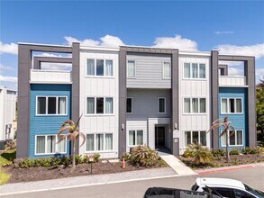 Building Photo - 7740 Sandy Ridge Dr
