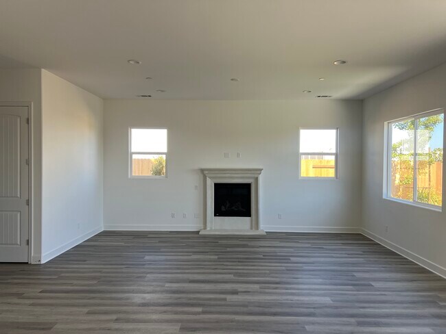 Foto del edificio - 779 Skyview Ln